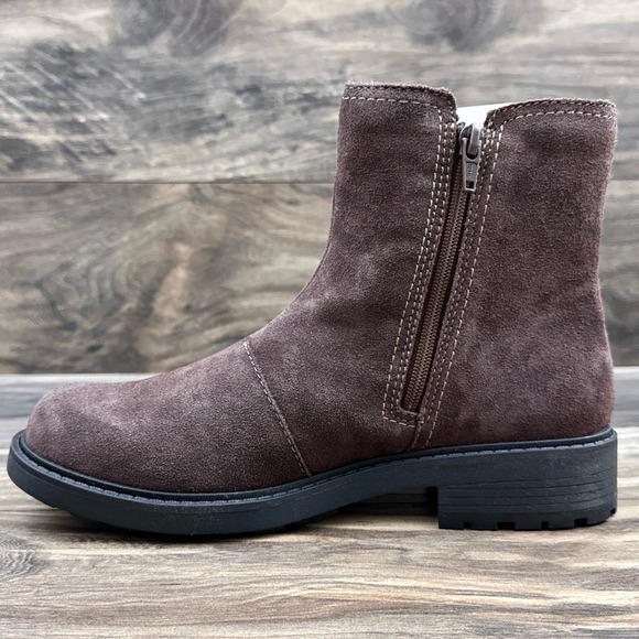 NIB Clarks Opal Sky 7M Dark Brown Suede Comfort Ankle Boots Booties - Picture 6 of 12